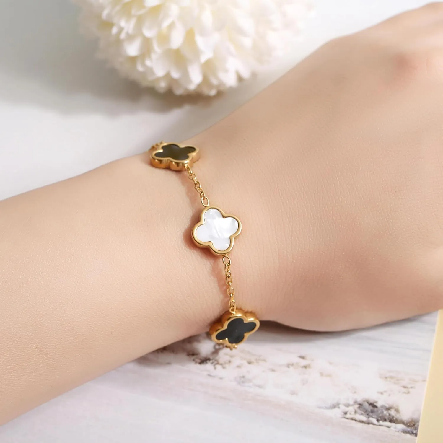 18K Gold bracelets for women Clover Bracelet Set 2Pcs White Flower Bangle Bracelet Lucky Four Leaf Stackable Bracelets Jewelry Gifts Trendy for Women non Tarnish
