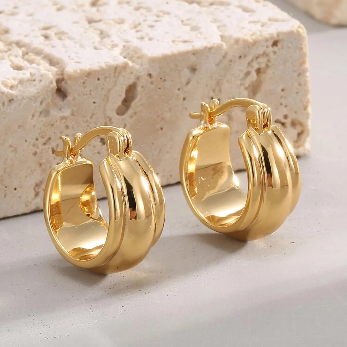 18K gold-plated cylindrical earrings | small earrings | women's gold earrings | perfect size hypoallergenic earrings