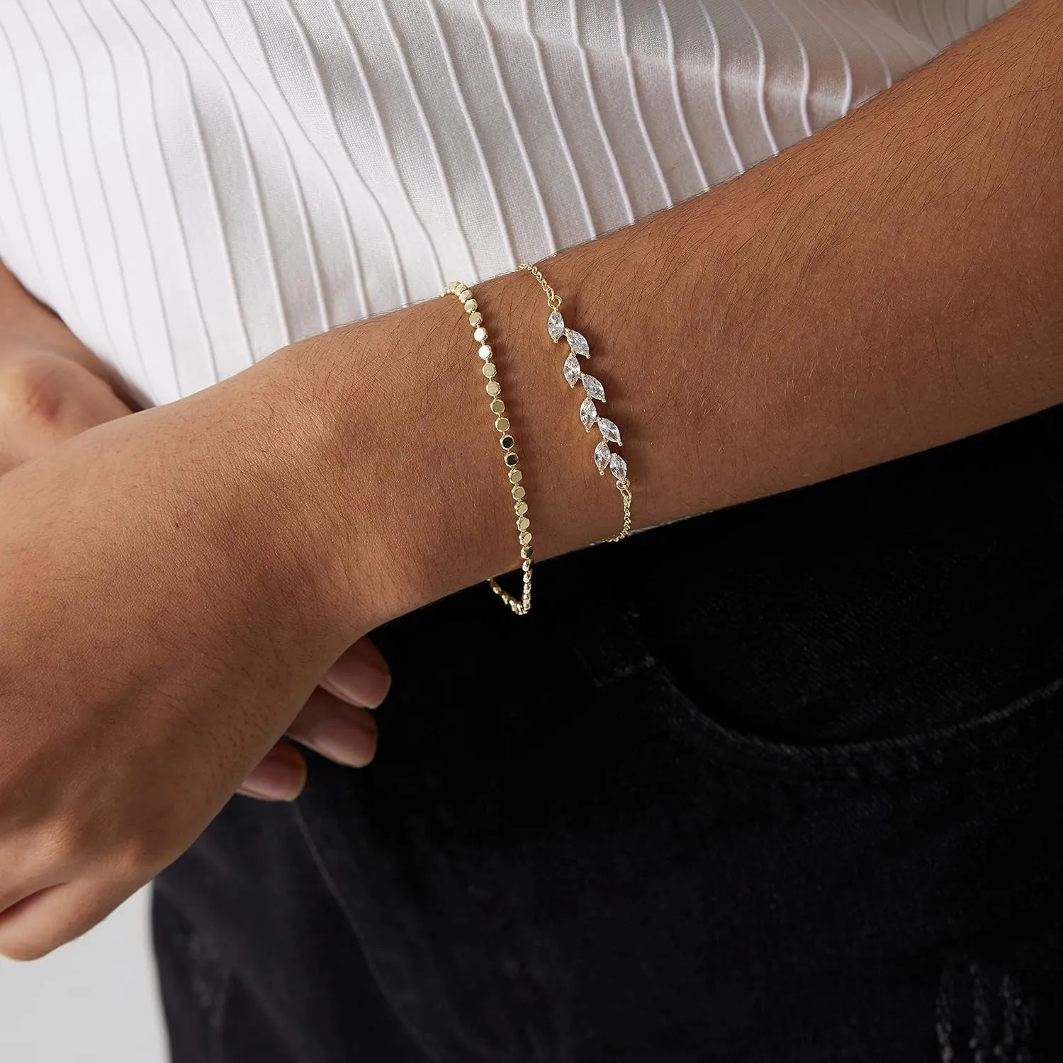 CAROVO Gold Bracelets for Women, 14k Gold Plated Bracelet for Women Bracelets Sets Dainty Herringbone Paperclip Satellite Box Link Chain Anklet Bracelet Jewelry for Gifts.
