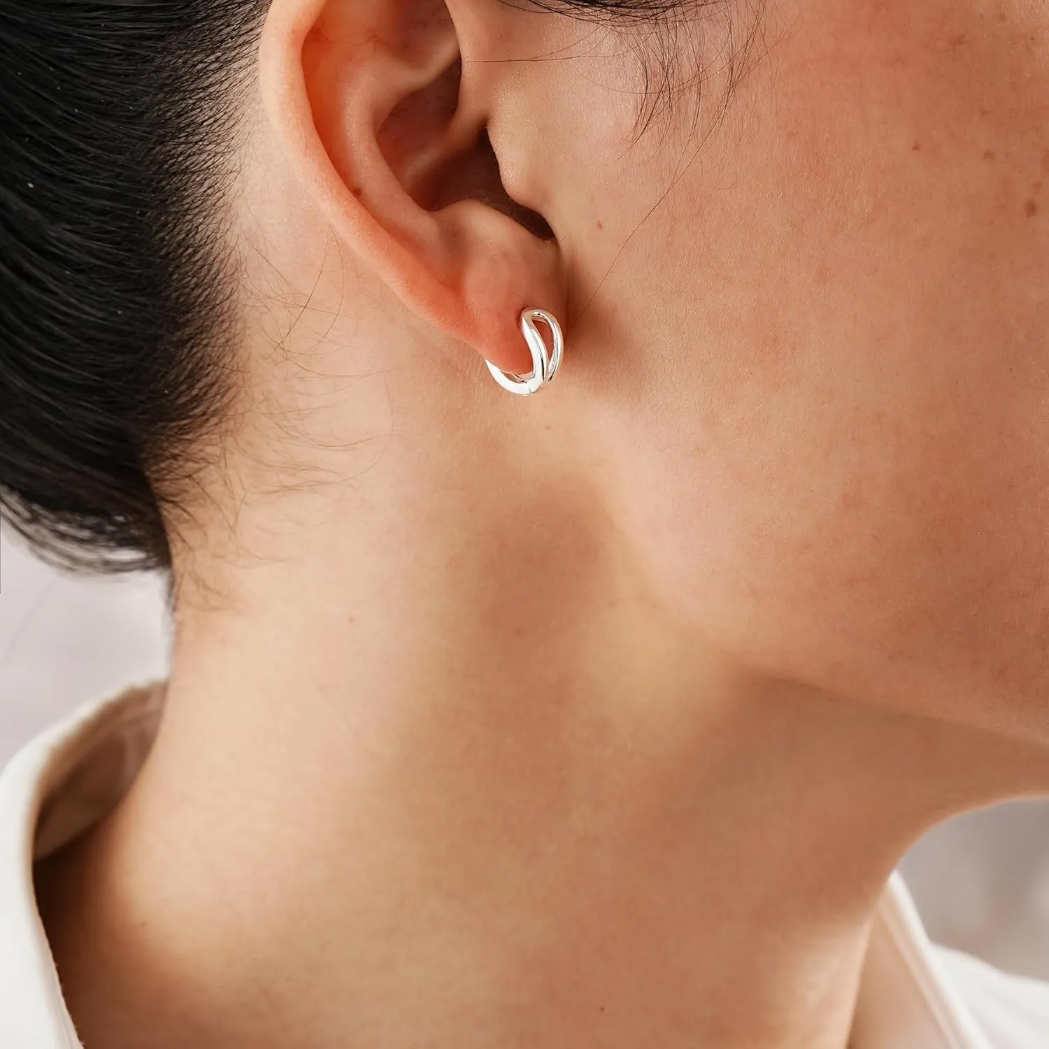 CHIC & ARTSY Sterling Silver Huggie Hoop Earrings for Women
