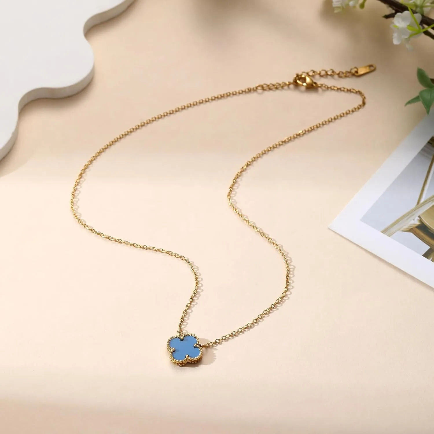 Clover Pendant Necklace for Women 18K Gold Plated Four Leaf Clover Necklaces Lucky Simple Jewelry Gifts for Women