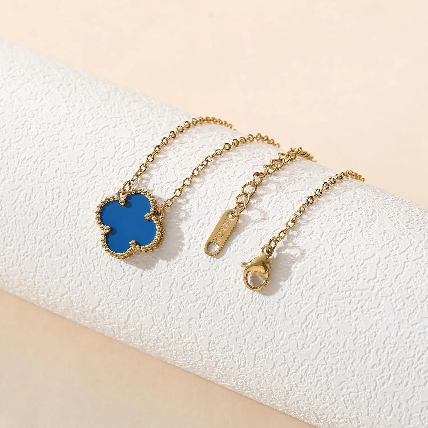 Clover Pendant Necklace for Women 18K Gold Plated Four Leaf Clover Necklaces Lucky Simple Jewelry Gifts for Women