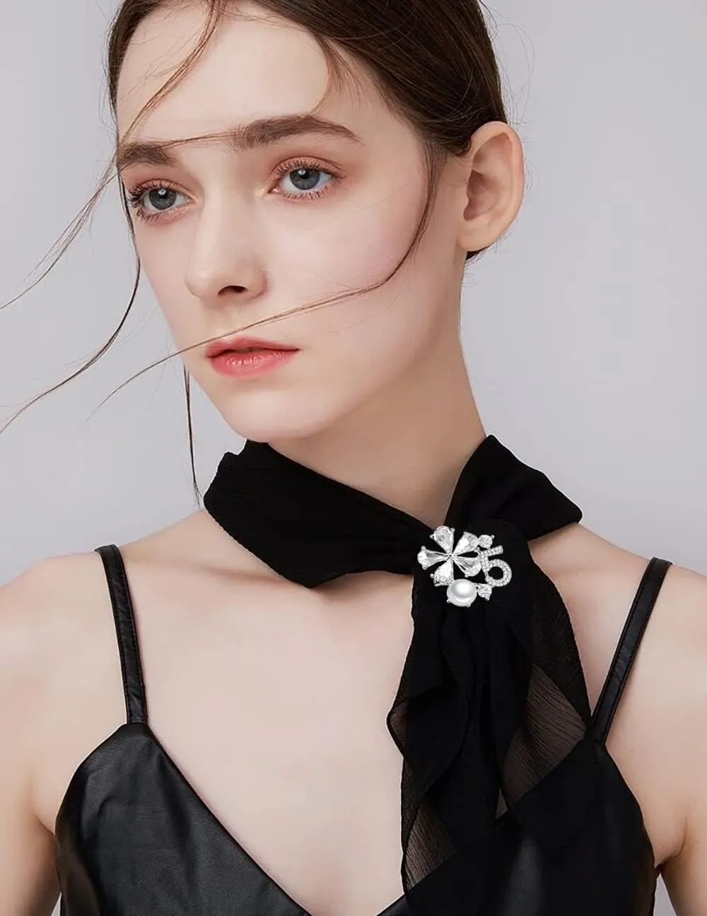 Delicate Flower Number Five Scarf Ring Clip Faux Pearl T-shirt Tie Clothing Rings Crystal Rhinestone Wrap Silk Scarves Buckle Clips Dainty Jewelry Gifts for Women Girls Mother