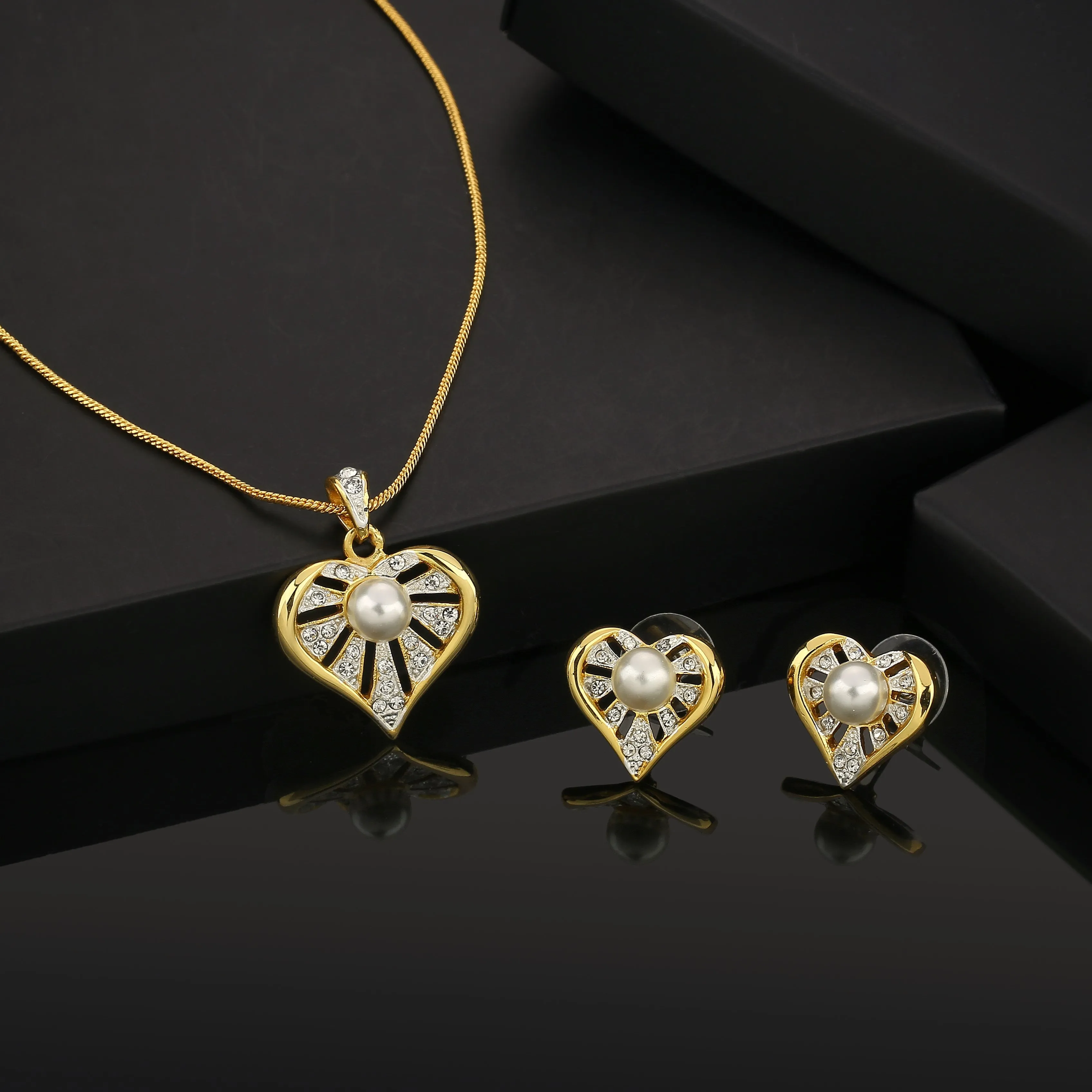 ESTELE - Valentine Special - Stylish 24CT gold plated Pearl Heart Pendant Set for Women