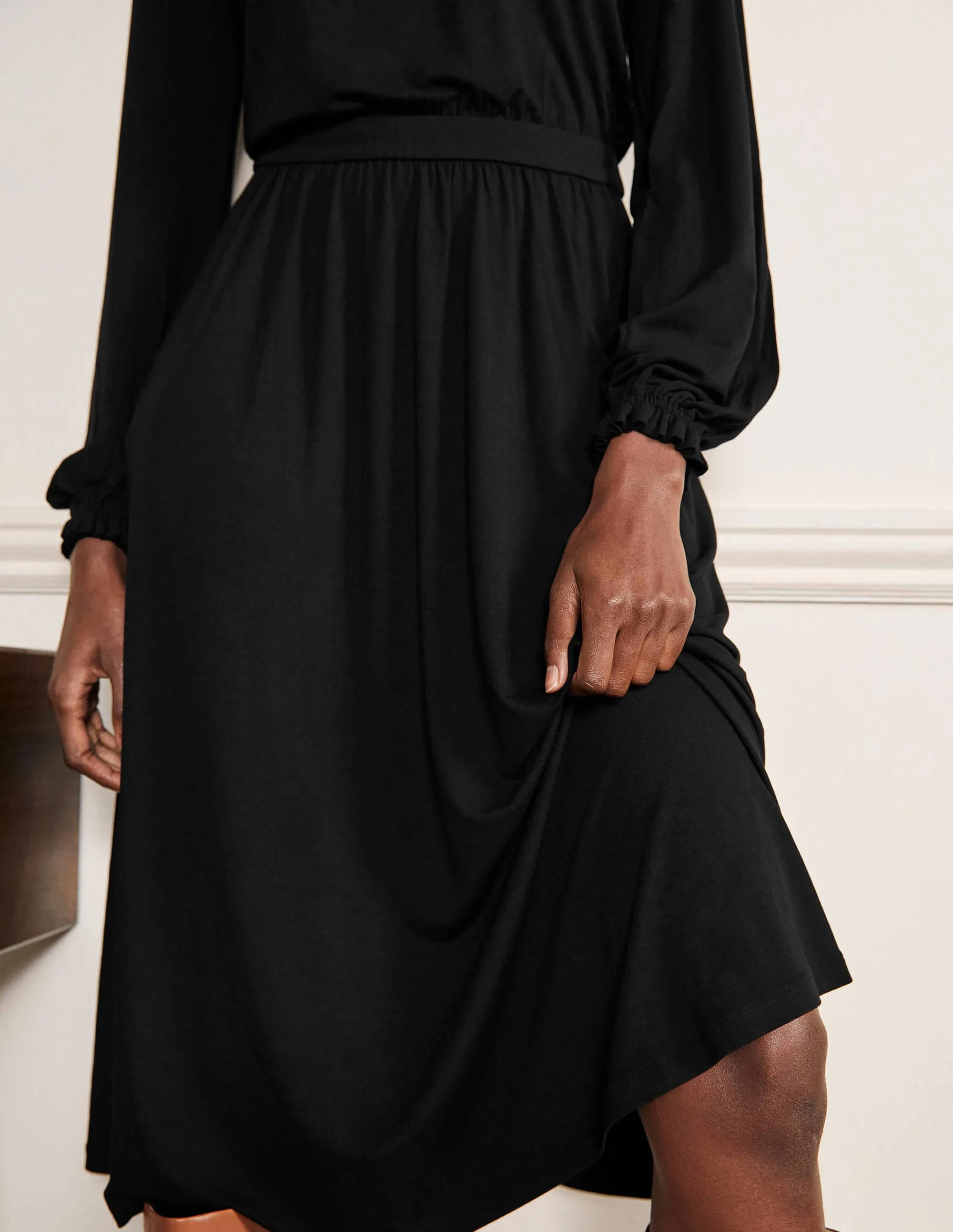 Evelyn Jersey Midi Dress-Black
