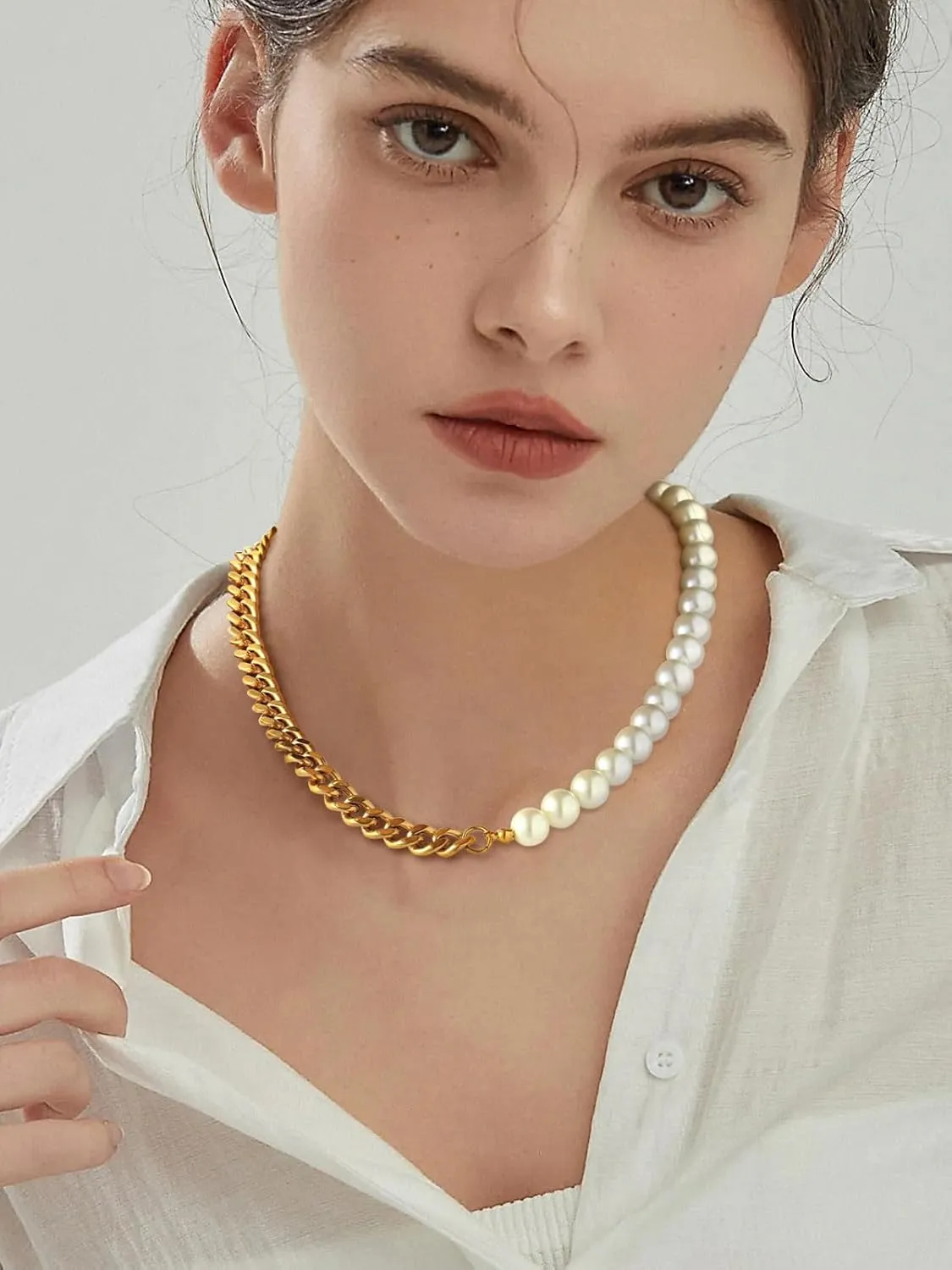 FindChic Pearl Choker Necklaces for Women Stainless Steel White/Black Beaded Pearl Collar Half Cuban Chain Stacking Necklace Jewelry Gift for Her Mom, with Gift Box
