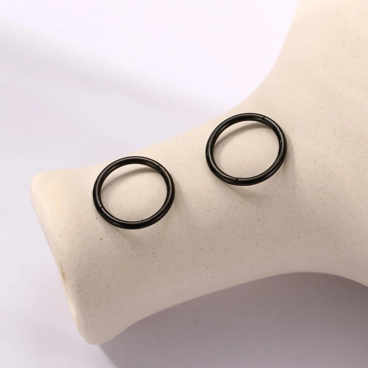 FUNLMO 2pcs Titanium Half Closure New Secure Hook Hinge Segment Ring for Nose Septum Conch Daith Helix Tragus Rook Cartilage Piercing 18G 16G 6mm to12mm
