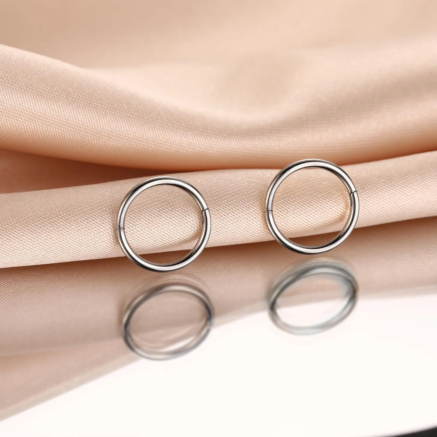 FUNLMO 2pcs Titanium Half Closure New Secure Hook Hinge Segment Ring for Nose Septum Conch Daith Helix Tragus Rook Cartilage Piercing 18G 16G 6mm to12mm