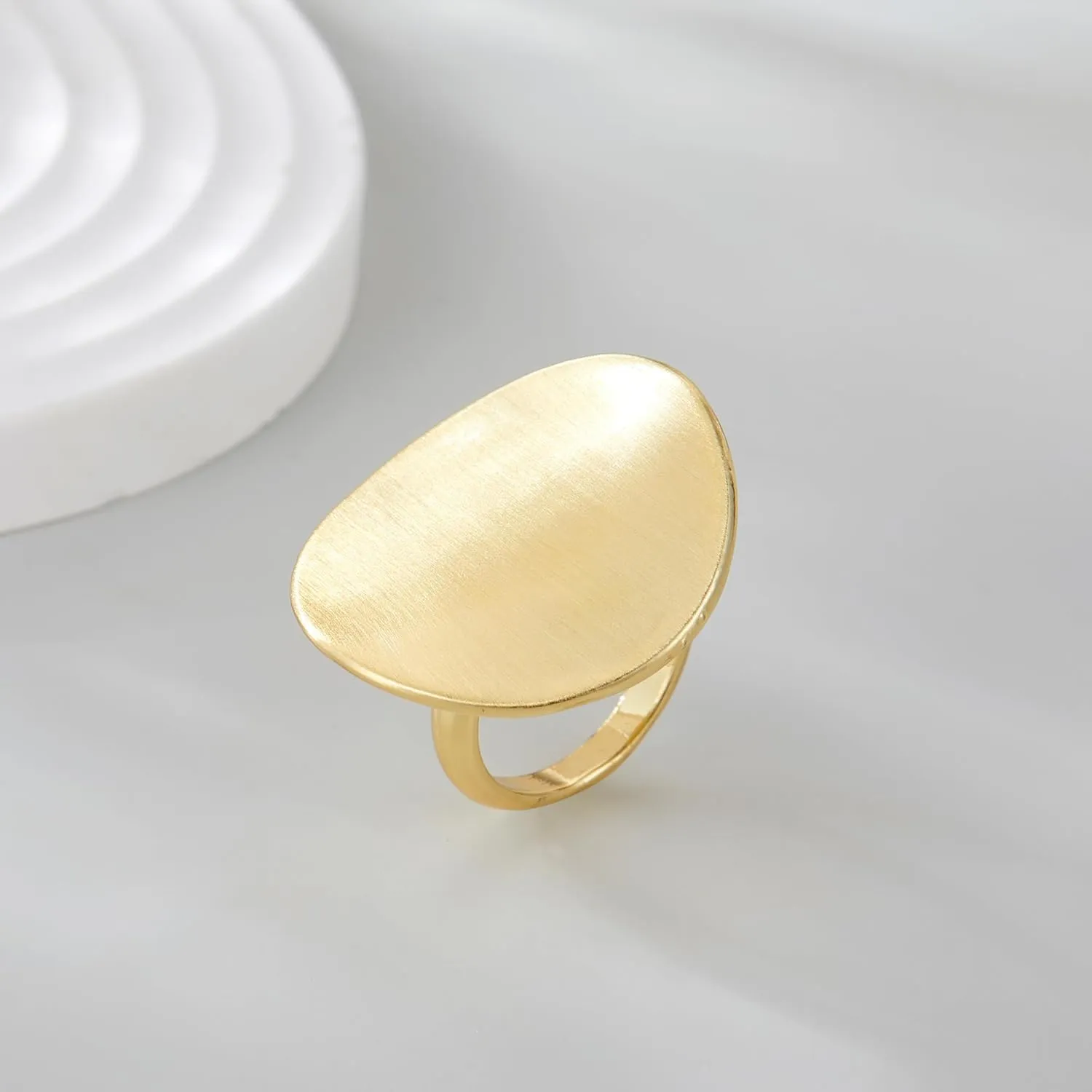 Gold Chunky Signet Statement Rings, Fashion Women's Gold Plated Band Ring, Wide Metal Round Rings, Cocktail Costume Jewelry Gifts for Her