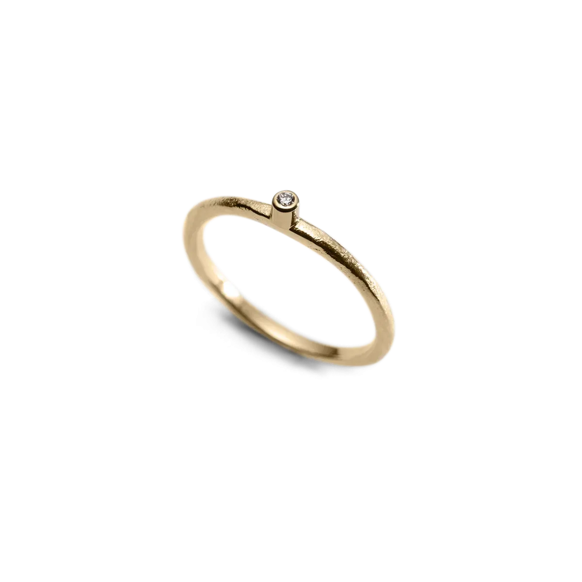 Gold Croí álainn diamond ring