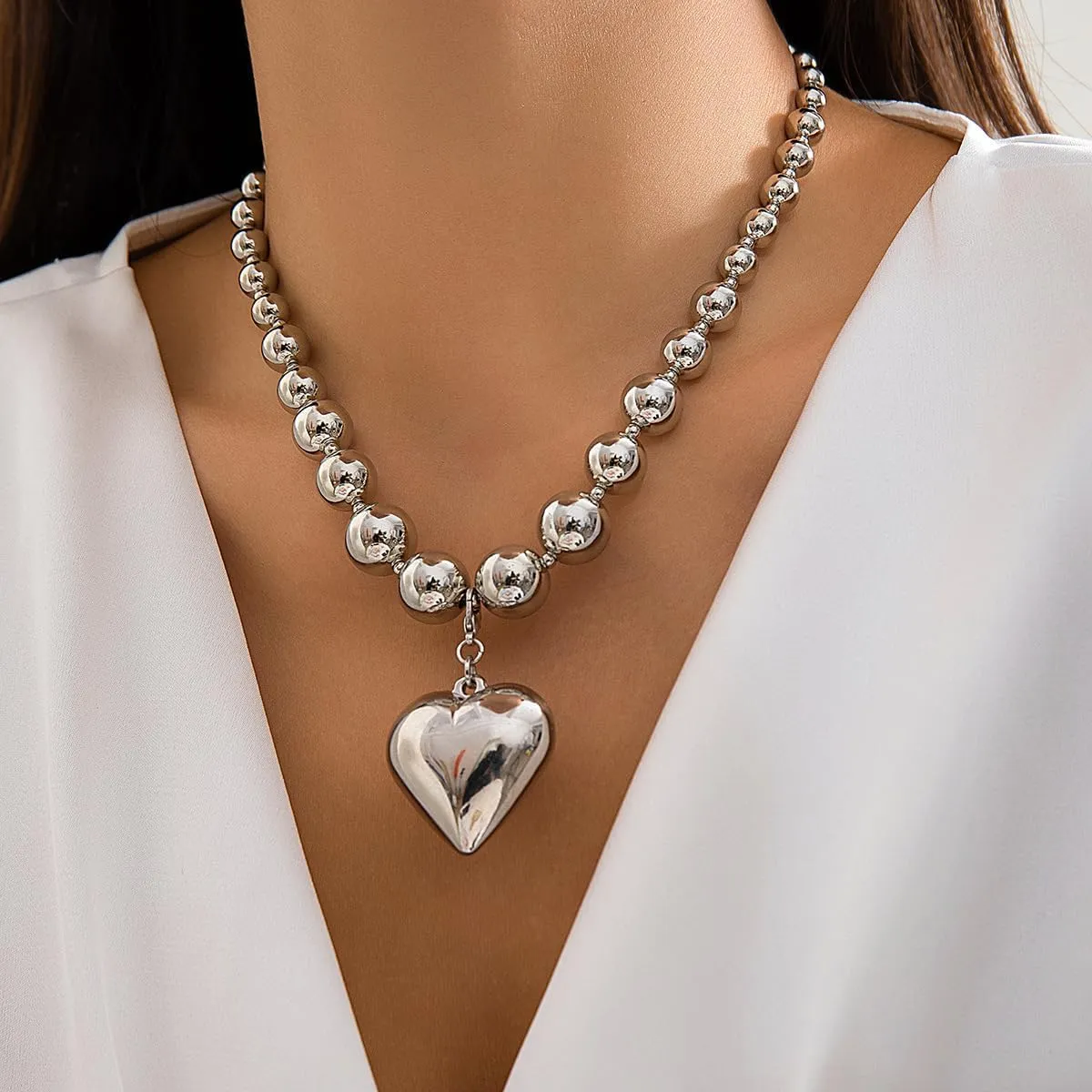 Gold Heart Chunky Necklaces for Women Silver Heart Necklace Big Pearl Choker Necklace Y2k Necklace Pearl Statement Necklace Trendy Jewelry