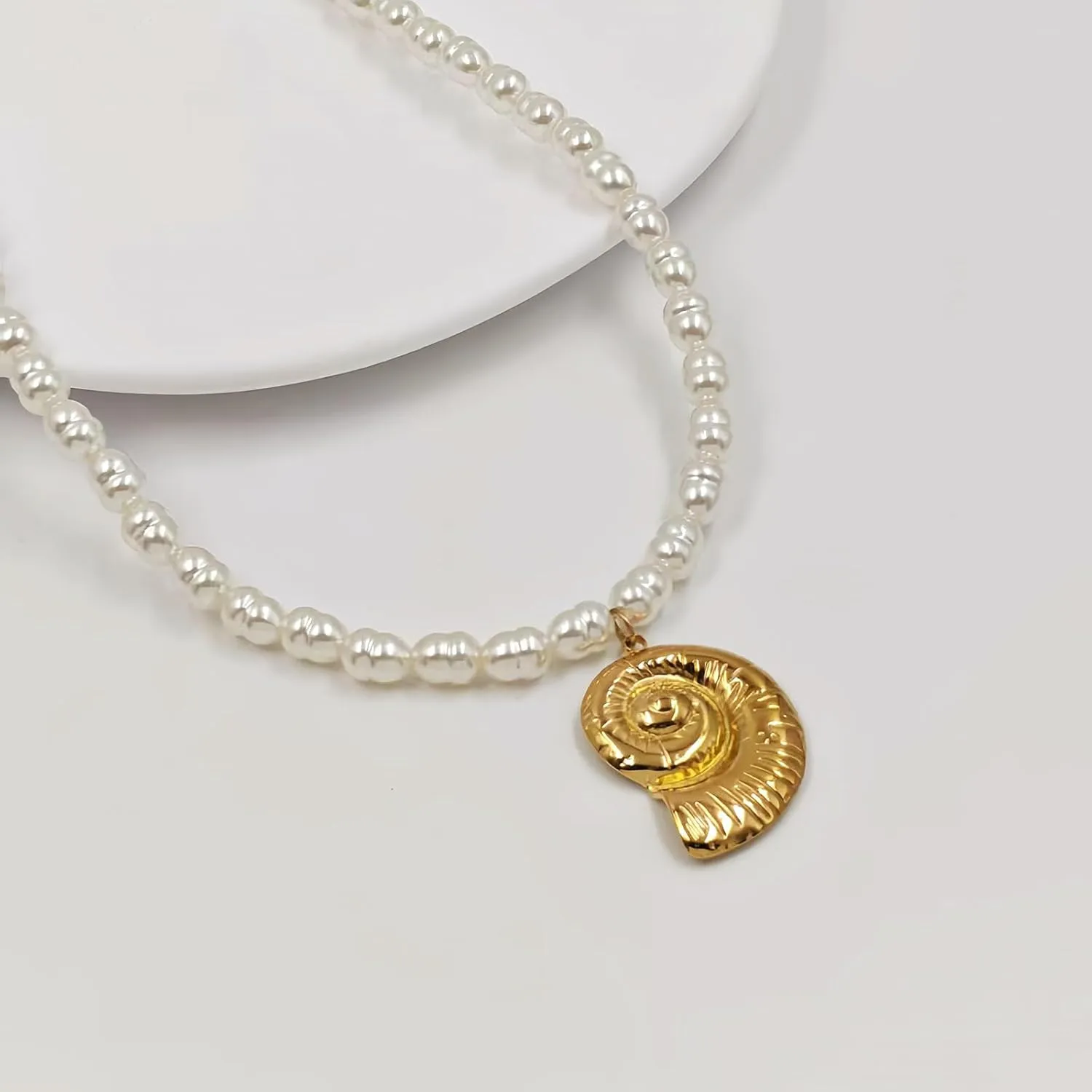 Gold Pearl Necklace for Women Trend Boho Starfish Shell Moon Sun Charm Pendant Pearl Choker Necklaces Summer Beach Jewelry for Women Gift