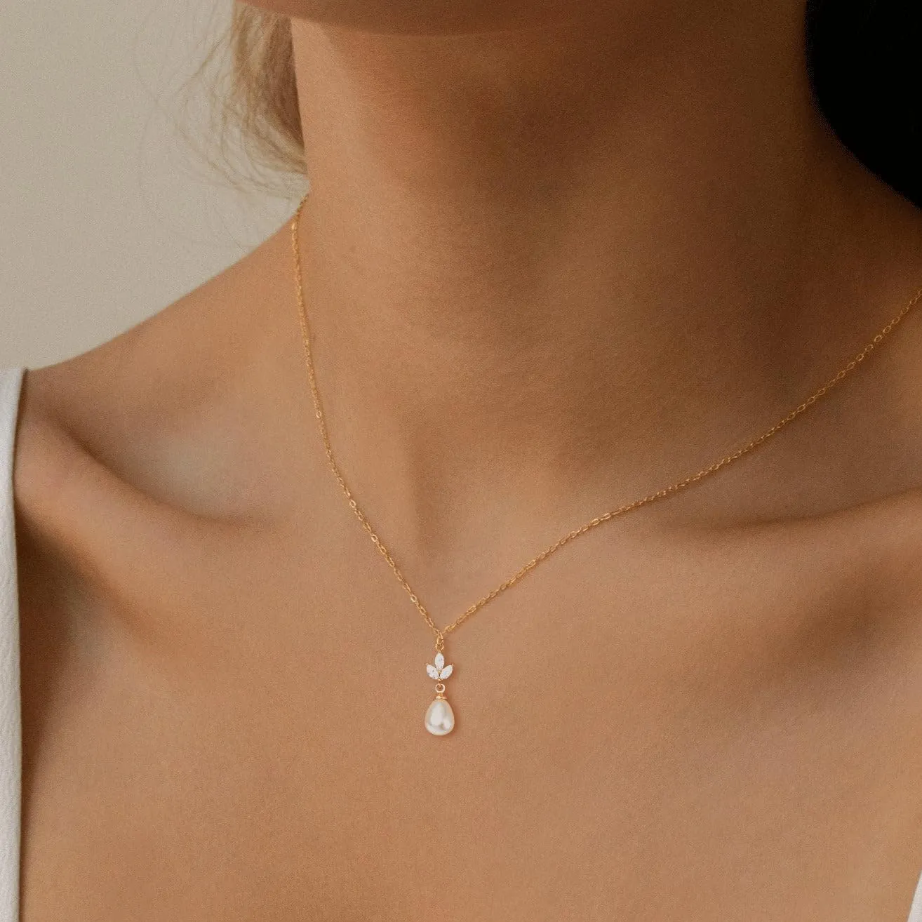 HANLI Gold Pearl Necklace for Women - 14K Gold Plated Dainty Choker CZ Pearl Pendant Nekclaces Womens Layered Bridal Ball Beaded Chain Trendy Jewelry Simple Wedding Necklaces