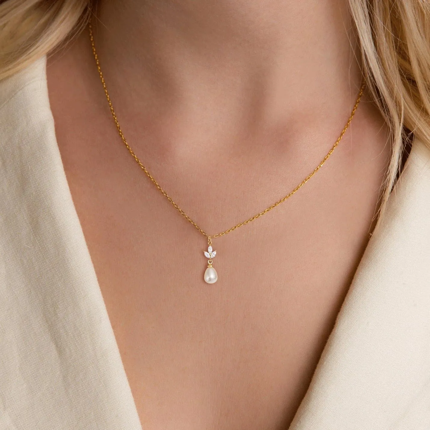 HANLI Gold Pearl Necklace for Women - 14K Gold Plated Dainty Choker CZ Pearl Pendant Nekclaces Womens Layered Bridal Ball Beaded Chain Trendy Jewelry Simple Wedding Necklaces
