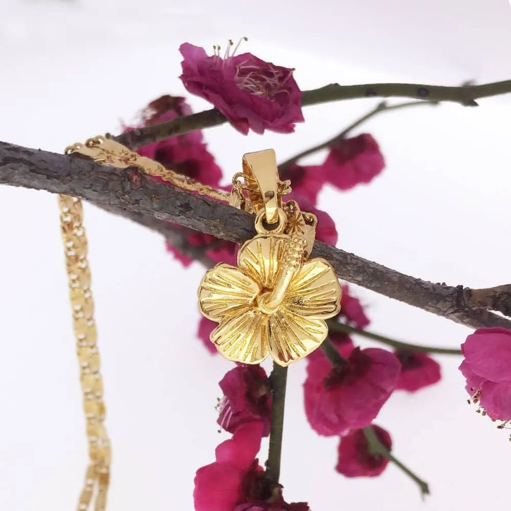 Hawaiian Jewelry for Women, Hawaiian Hibiscus Flower Pendant Necklaces, Hibiscus Jewelry for Women Hibiscus Accessories Flower Mother Gifts