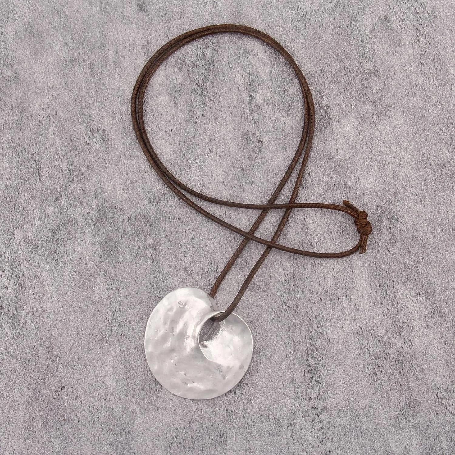 JAOYU Bohemian Necklaces for Women Leather Necklace Wood Pendant Choker Long Brown Necklace Chunky Circle Boho Hippie Jewelry