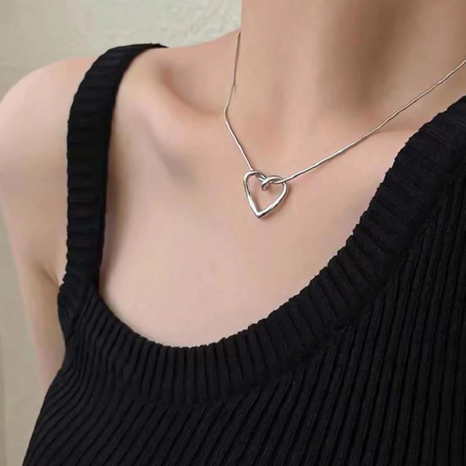 Love Word Necklace for Women Full Diamonds Dainty Necklace Rose Gold Plated Love Pendant Necklace with White CZ Elegant Women Jewelry Gift for Anniversaries & Valentine Day
