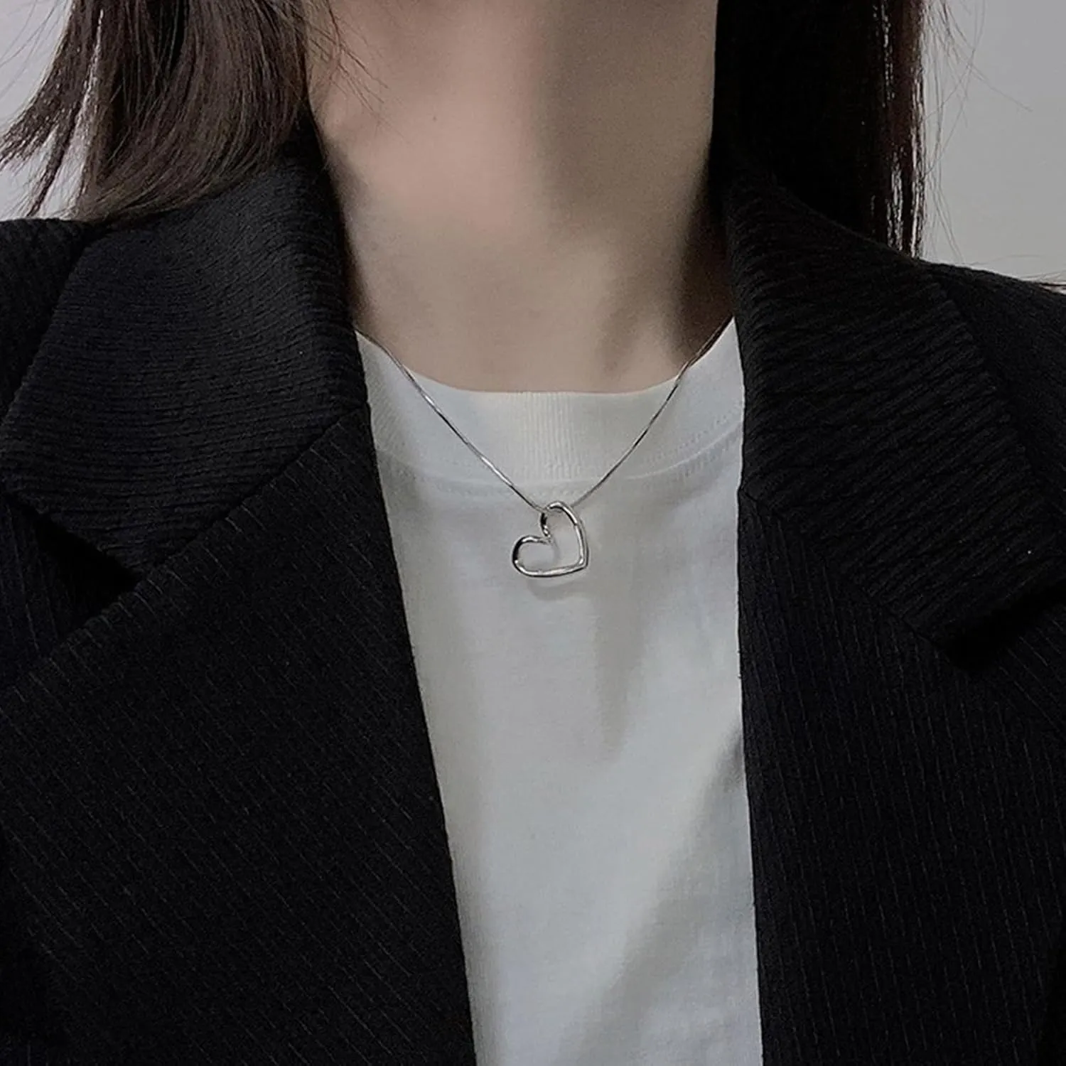 Love Word Necklace for Women Full Diamonds Dainty Necklace Rose Gold Plated Love Pendant Necklace with White CZ Elegant Women Jewelry Gift for Anniversaries & Valentine Day