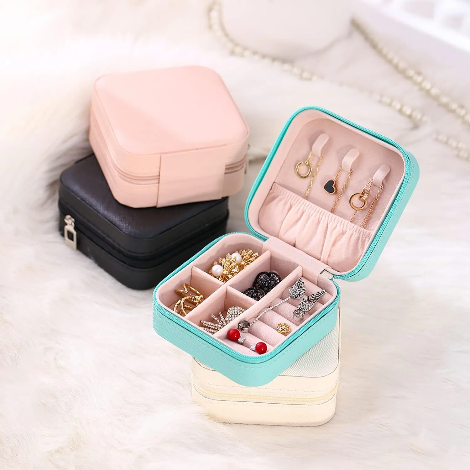 Mini Jewelry Travel Case, Small Travel Portable Display Storage Box, Mini Storage Organizer For Rings Earrings Necklaces Gifts (Black)