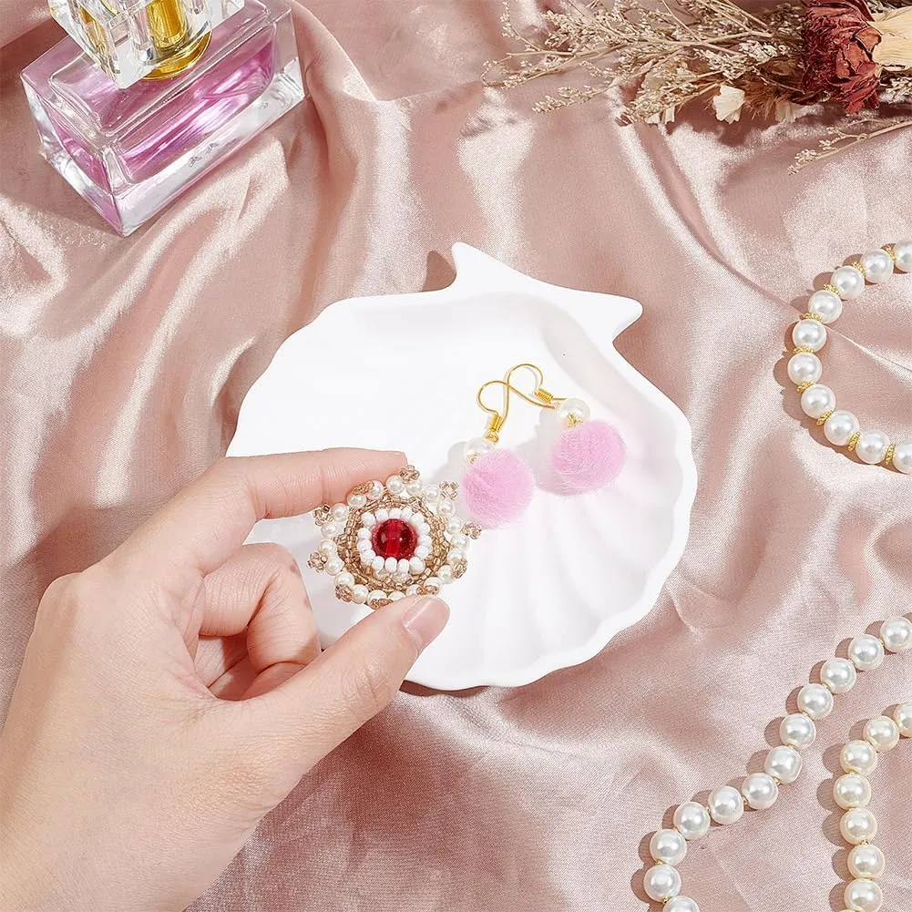 NBEADS Shell Shape Jewelry Tray, 4.13x4.21x0.83 Inch Small Decorative Gesso Trinket Dish White Jewelry Dish Plate Storage Tray Accent Tray for Rings Necklaces Earring
