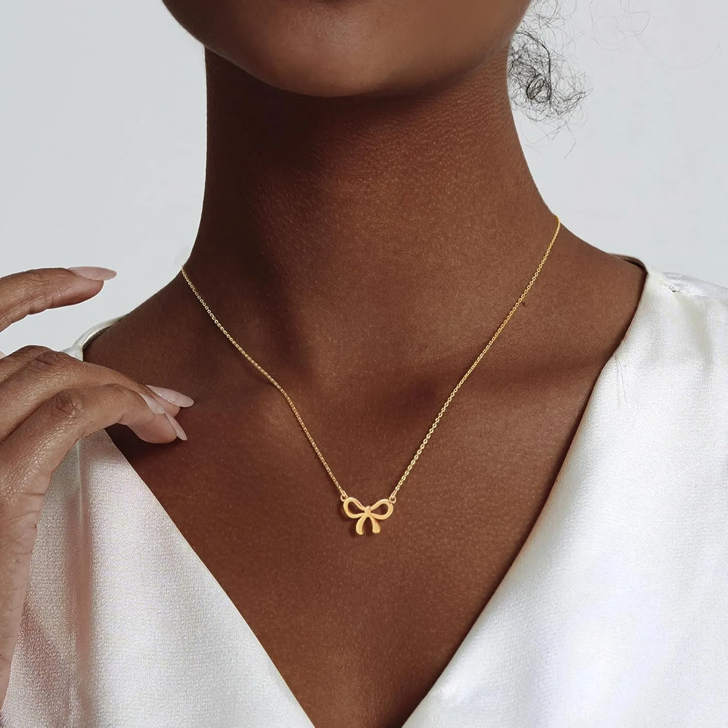 OGD Gold Necklace for Women, Bow Necklace 14K Layered Gold Necklace Dainty Bow Pendant Choker Necklace Trendy Bow Necklace Gold Chain Necklaces for Women Jewelry Gift