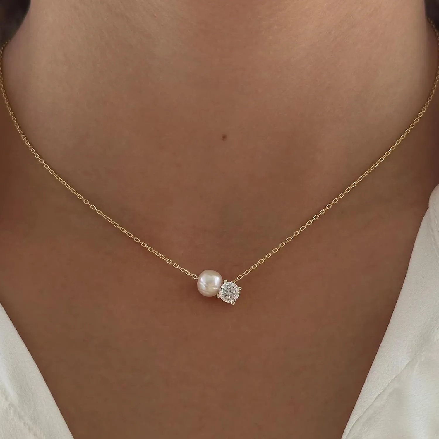Pearl Choker Necklaces for Men White Pearl Necklace Set Gold Chain Layered Necklace Trendy Pearl Jewelry for Men Birthday Gifts for Boyfriend
