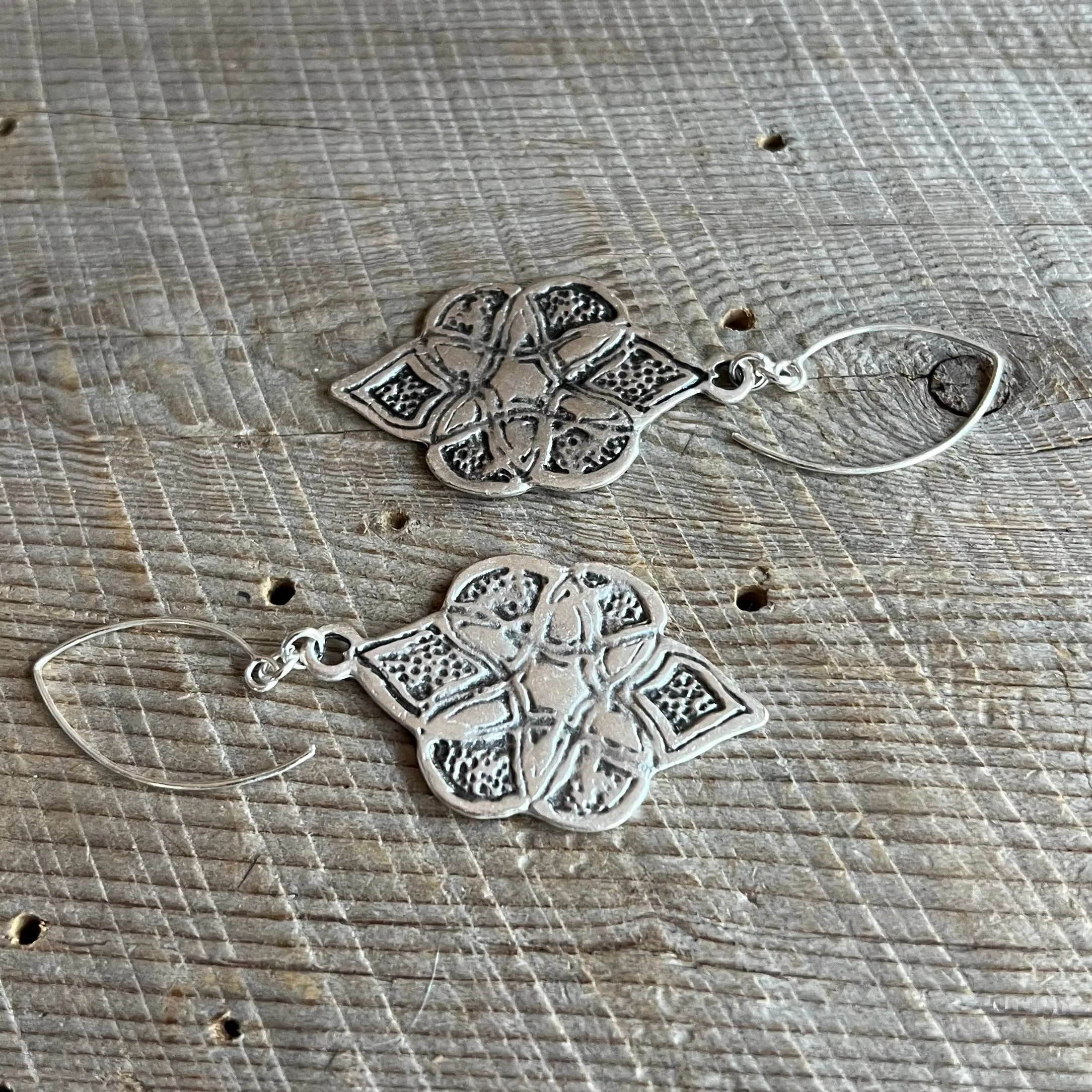 SariBlue®️Silver Bohemian Bloom Earrings