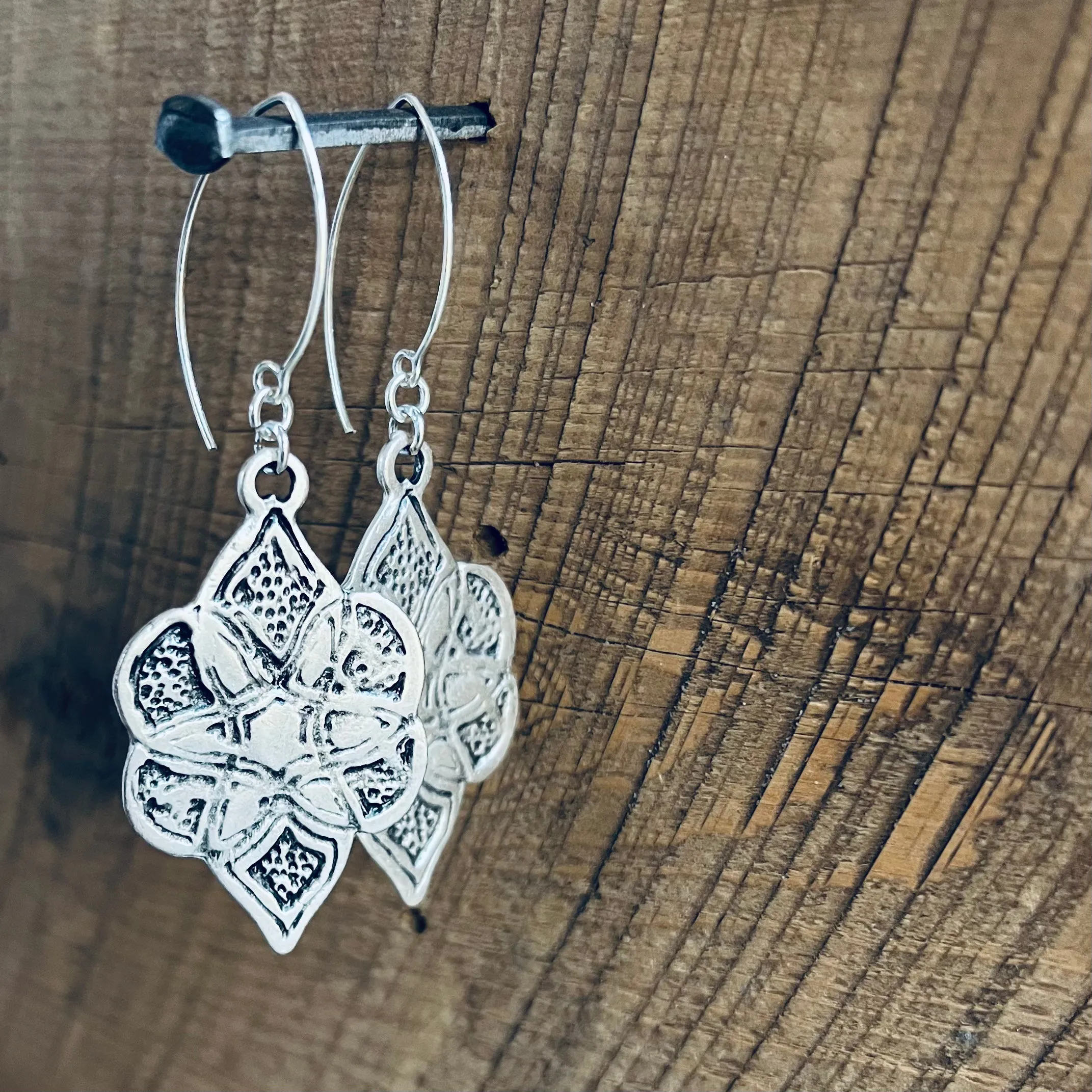 SariBlue®️Silver Bohemian Bloom Earrings