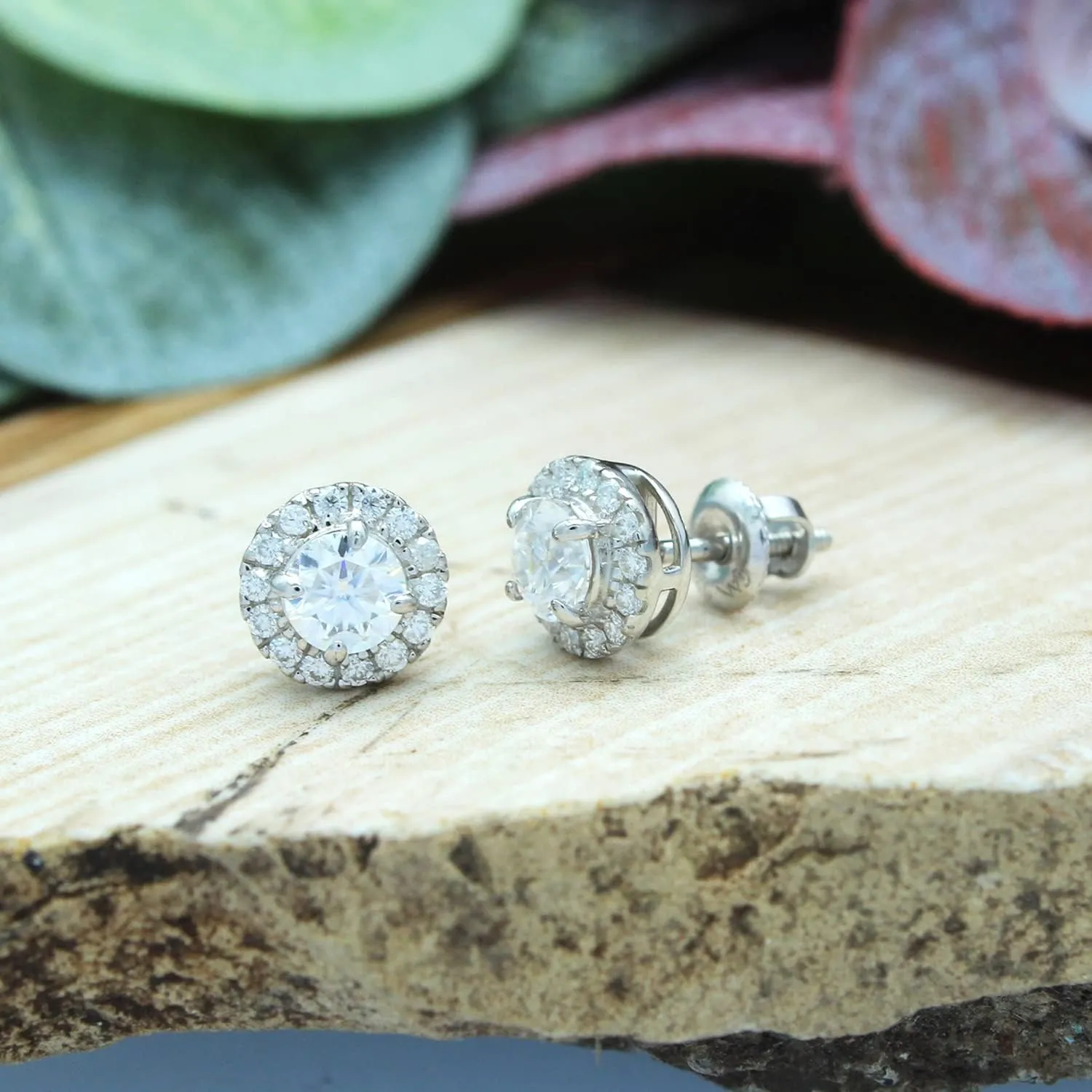 SAVEARTH DIAMONDS Moissanite Earrings Studs 18K Gold Plated Sterling Silver Stud Halo Earrings 0.6 Carat D Color VVS1 Round Cut Lab Created Diamond