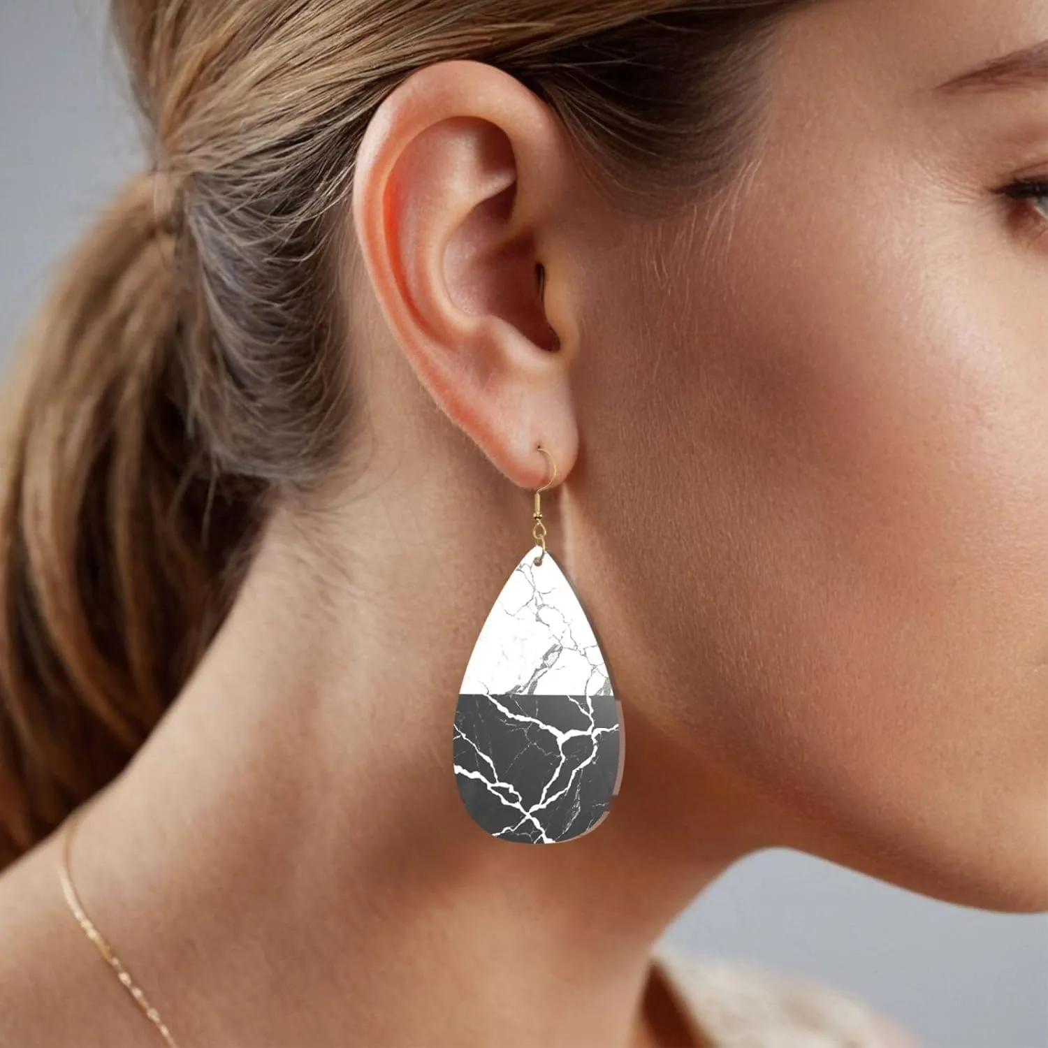 Stylish Drop-Shaped Acrylic Earrings Lightweight Printed Teardrop Dangle Earrings for Women (Black White Marble)