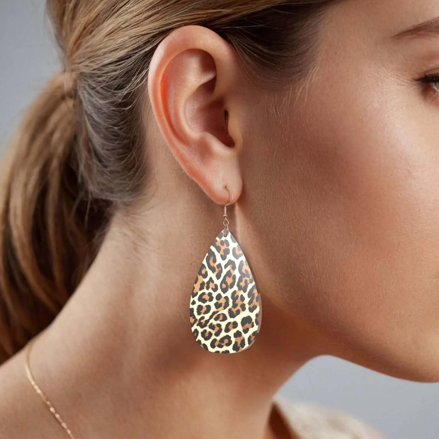 Stylish Drop-Shaped Acrylic Earrings Lightweight Printed Teardrop Dangle Earrings for Women (Brown Pattern Leopard)