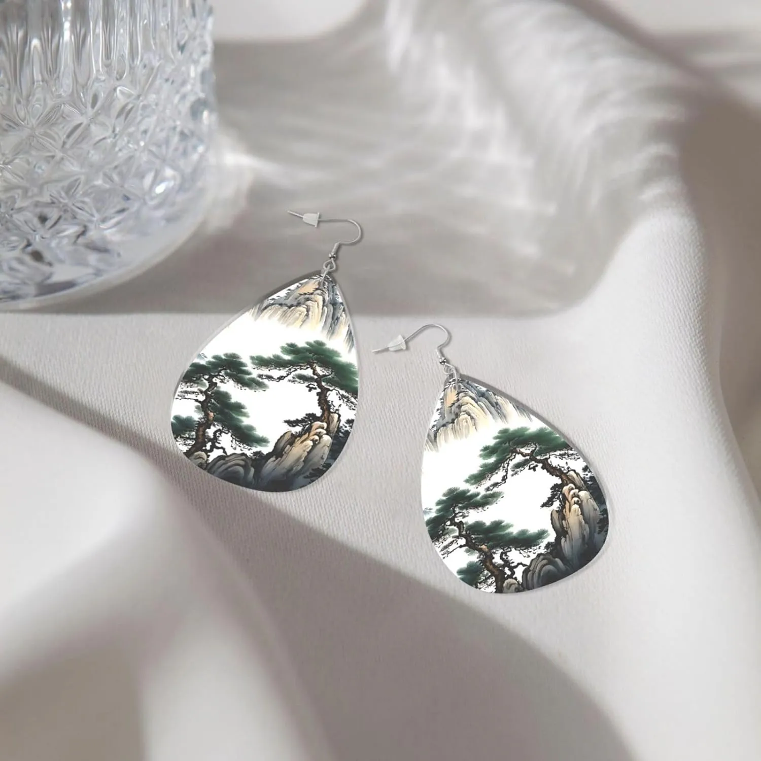 Stylish Drop-Shaped Acrylic Earrings Lightweight Printed Teardrop Dangle Earrings for Women (Chinese Landscape Painting)