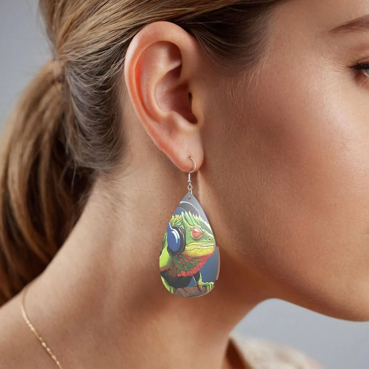 Stylish Drop-Shaped Acrylic Earrings Lightweight Printed Teardrop Dangle Earrings for Women (Cute Chameleon Listen Music)