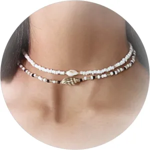 YANCHUN Shell Necklace Beach Accessories Sea Shell Necklace for Women Gold Shell Pendant Necklace Layered Charm Necklaces Summer Jewelry Surfer Beachy Summer Stuff